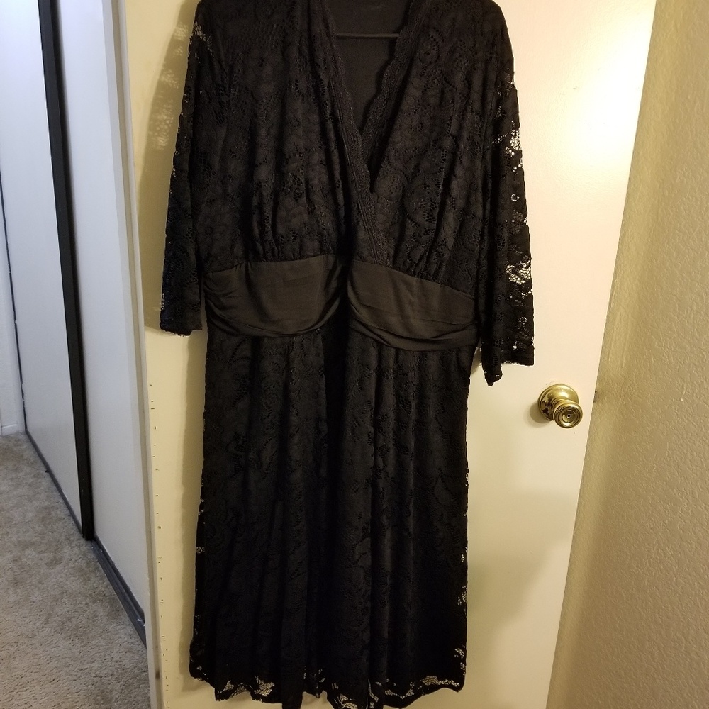 Lookbook Store Black lace dress